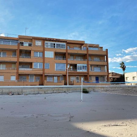 Beachfront Apartment With A Terrace Mareny Barraquetas Eksteriør bilde